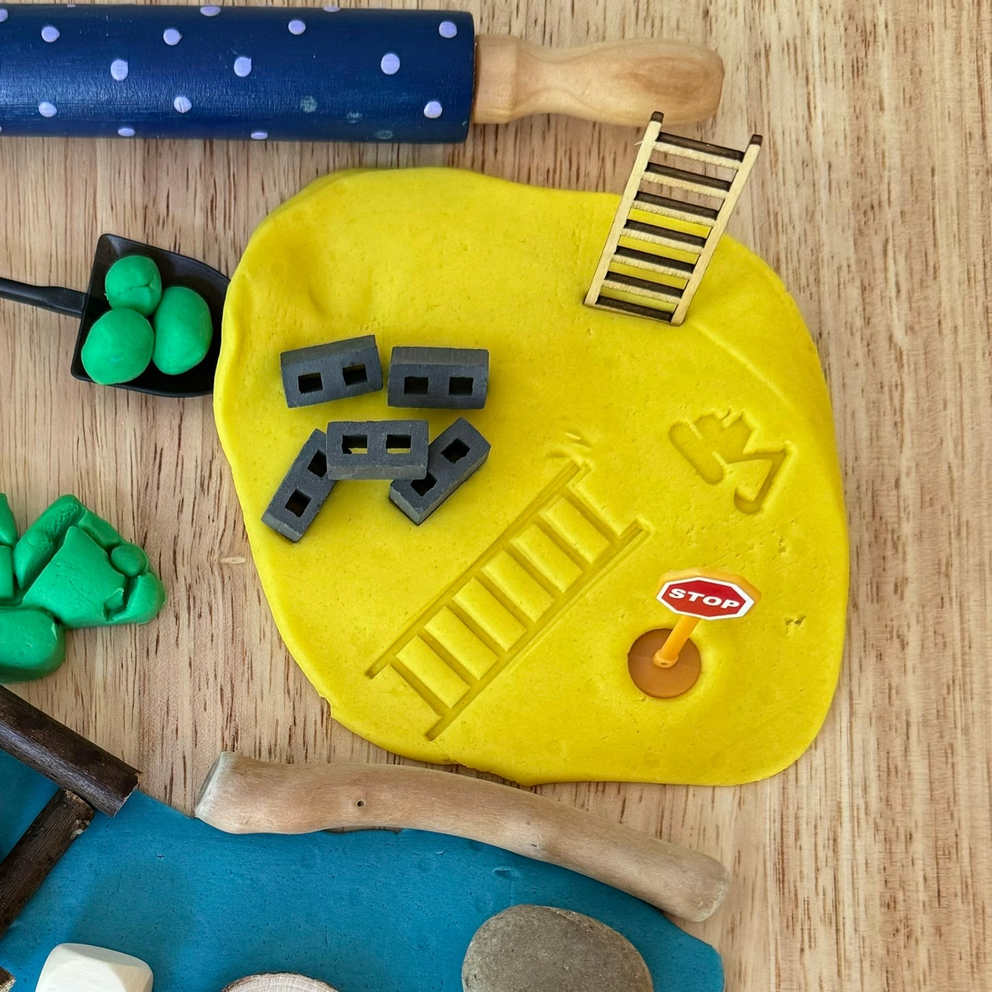 Construction Playdough Kit